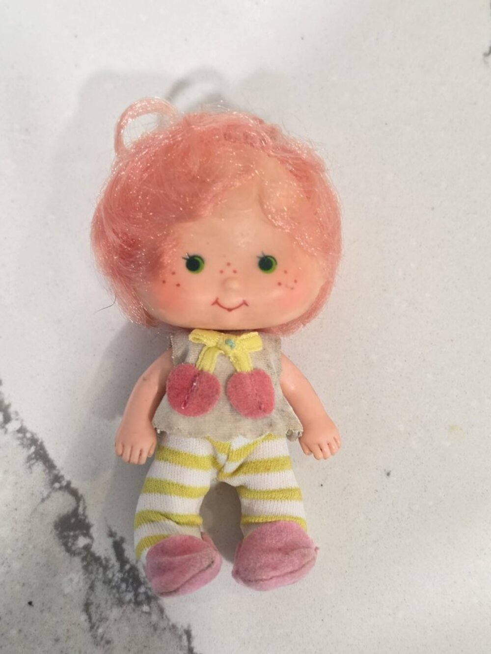 Vintage American Greetings Strawberry Shortcake Doll Pink Hair 1979 4" hasOutfit